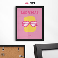 Las Vegas Poster • Städteposter USA • Las Vegas Kunstdruck • Poster mit Sonnenbrille in rosa - vonSUSI