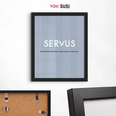 Personalisierbares Servus Poster in Wunschfarbe - vonSUSI Personalisiert