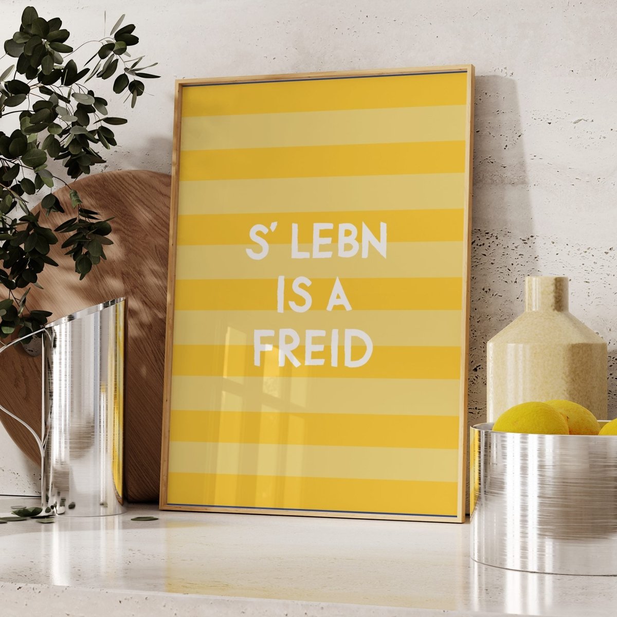 S' Lebn is a freid • bayrisches Poster mit positivem Spruch - vonSUSI