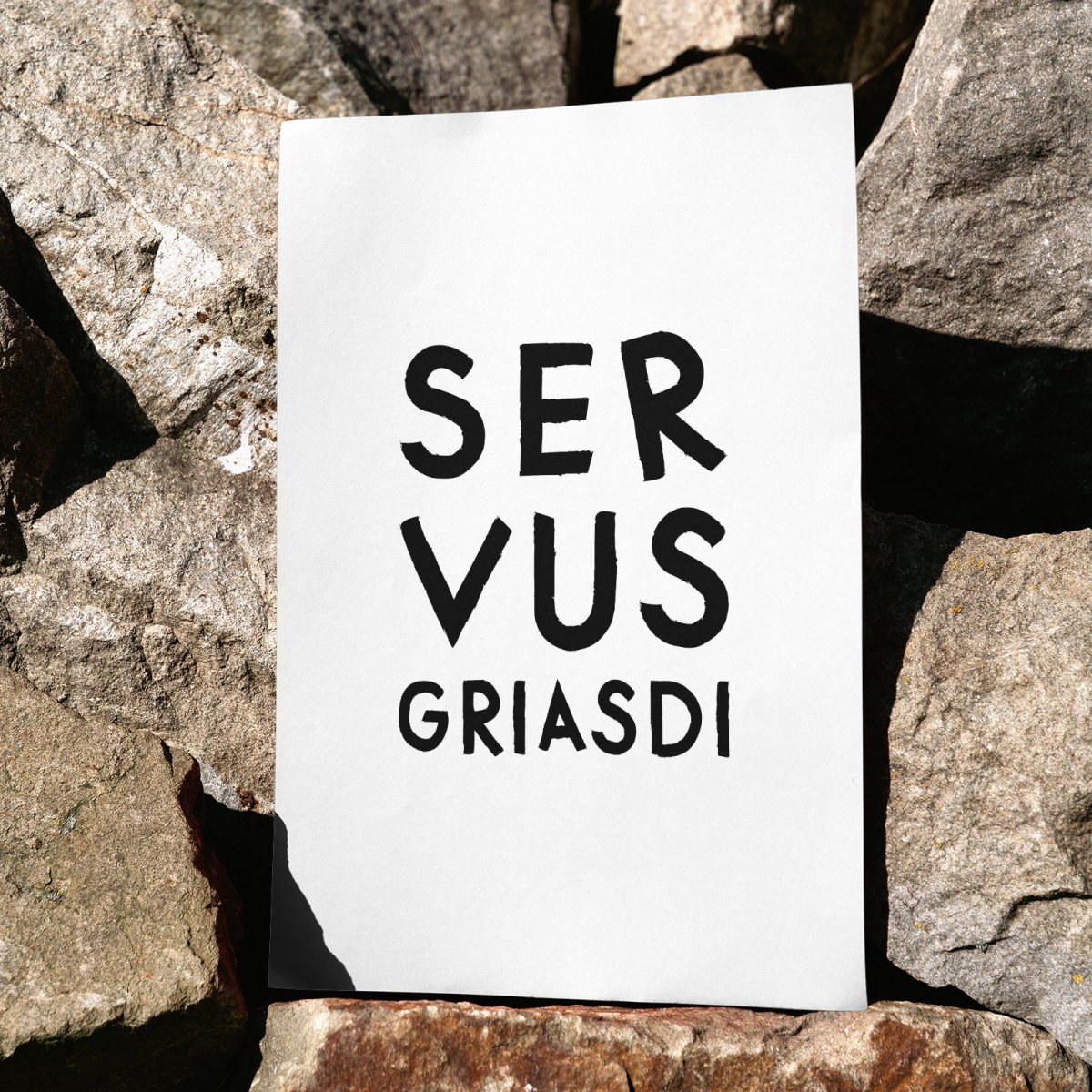 Servus Griasdi • bayrisches Typografie Poster schwarz weiß • bayerischer Spruch • moderne Wanddeko für Bayern - vonSUSI